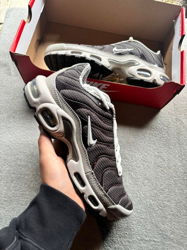 Nike air max plus tn year of the snake - maat 41 - nieuw, Kleding | Heren, Schoenen, J, Wit, Nieuw, Ophalen of Verzenden