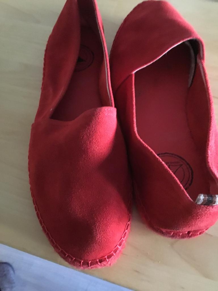 Z.G.A.N. Rode suède laro Espradilles MT44, Overige kleuren, Ophalen of Verzenden, Zo goed als nieuw, Espadrilles of Moccasins