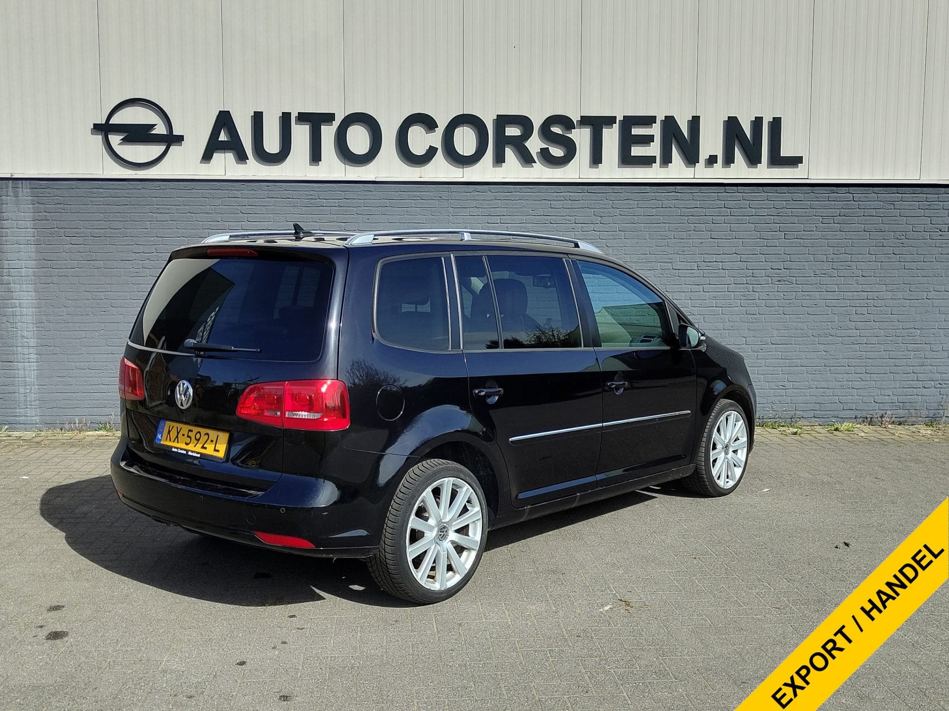 Volkswagen Touran 2.0TDI 170PK Autom. Highline 7-Persoons Pa, Auto's, Volkswagen, Euro 5, 4 cilinders, 7 stoelen, Zwart