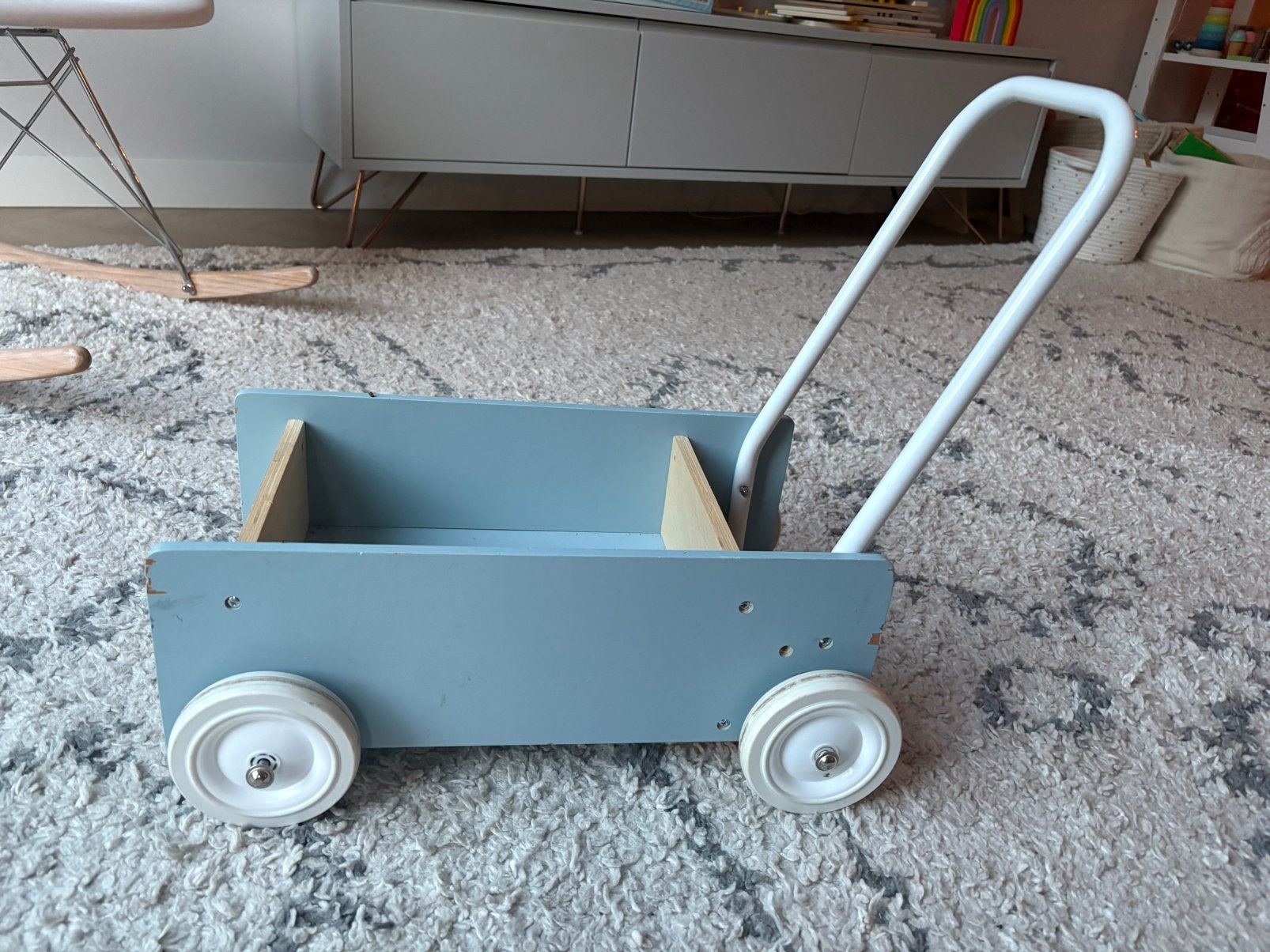 Kids concept loopwagen lichtblauw, Doe-het-zelf en Verbouw, Transportwagens, Gebruikt, Transportkar, 100 liter of meer, Ophalen