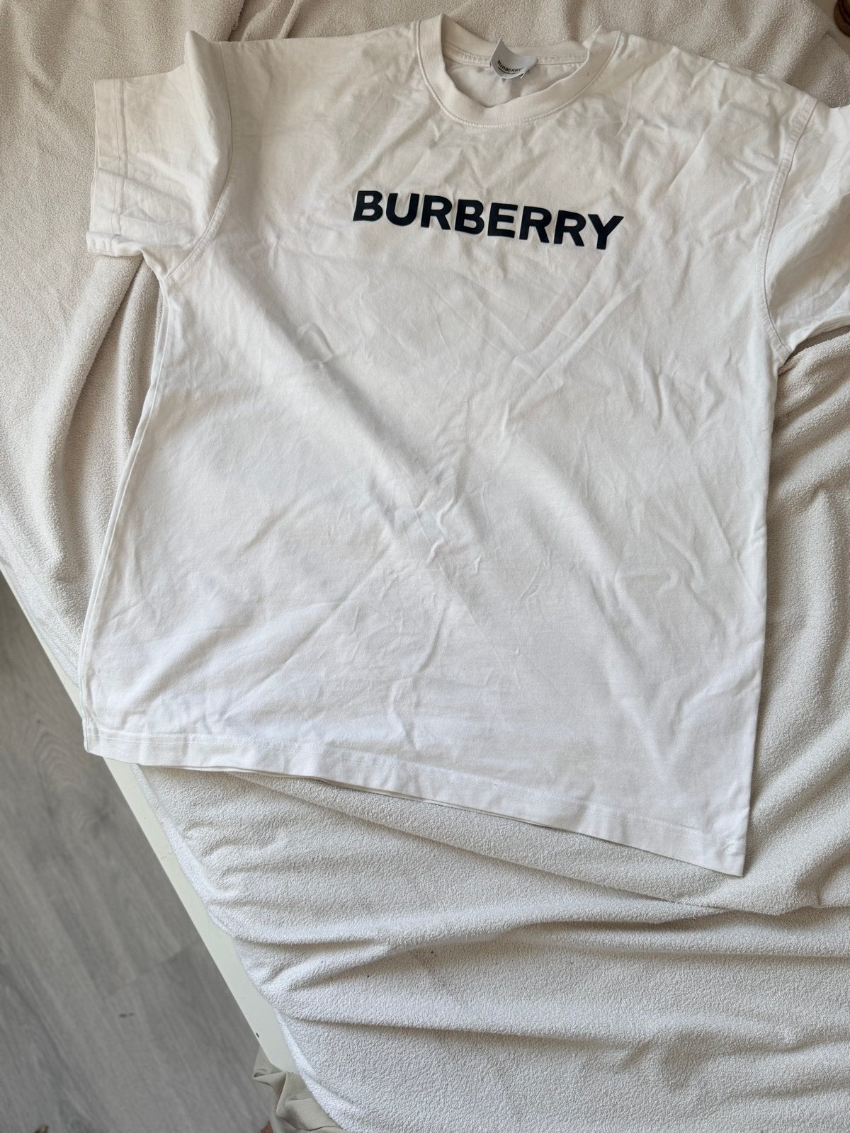Burberry T-shirt met logo - Maat M, Maat 38/40 (M), Wit, Ophalen of Verzenden, Zo goed als nieuw
