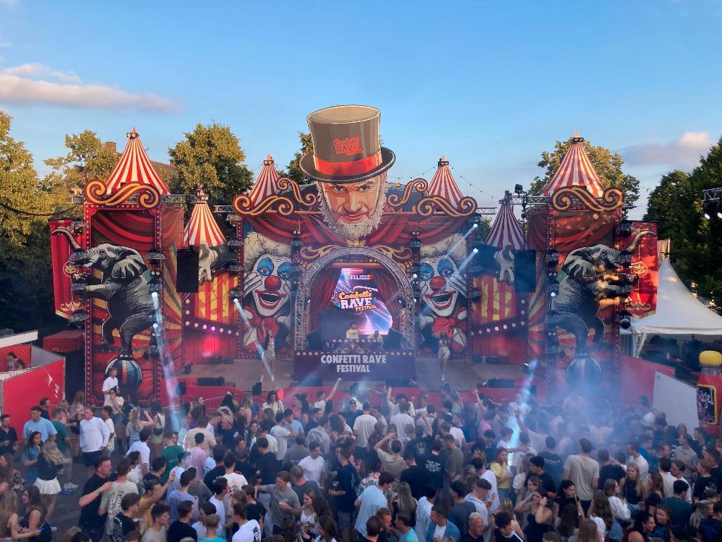 Podium circusthema, Muziek en Instrumenten, Ophalen, Zo goed als nieuw, Overige typen