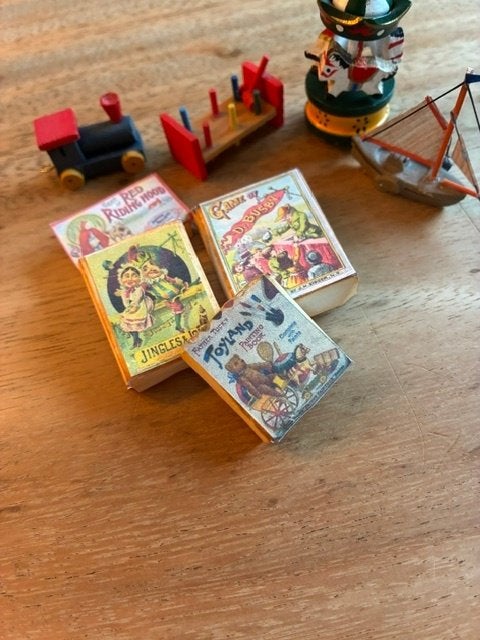 Miniatuur gezelschapsdoosjes, Ophalen of Verzenden, Zo goed als nieuw, Poppenhuis