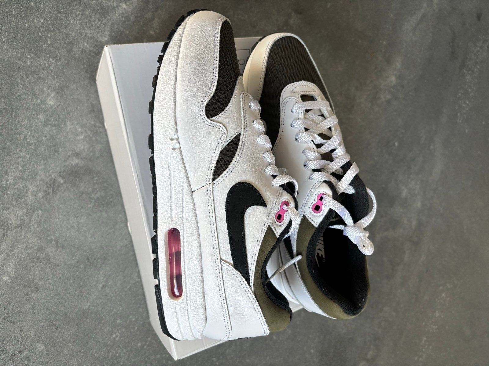 Nike Air Max 1 NBY - Unieke Custom Sneaker, Overige kleuren, Nieuw, Ophalen of Verzenden, Sneakers of Gympen