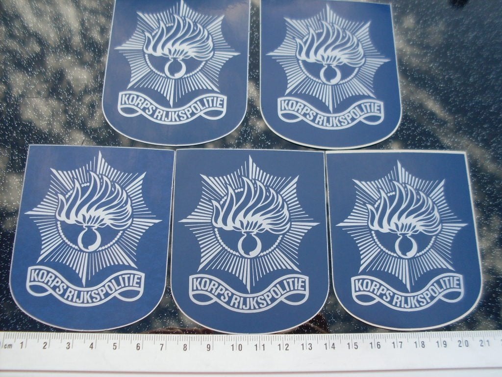 5x sticker korps rijkspolitie logo embleem zilverkleurig, Verzenden, Zo goed als nieuw, Bedrijf of Vereniging