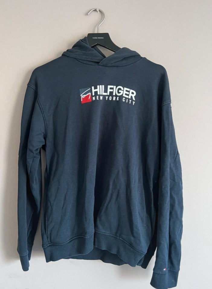 Tommy Hilfiger hoodie donkerblauw maat 176, Kleding | Heren, Truien en Vesten, Verzenden, Zo goed als nieuw, Maat 46 (S) of kleiner