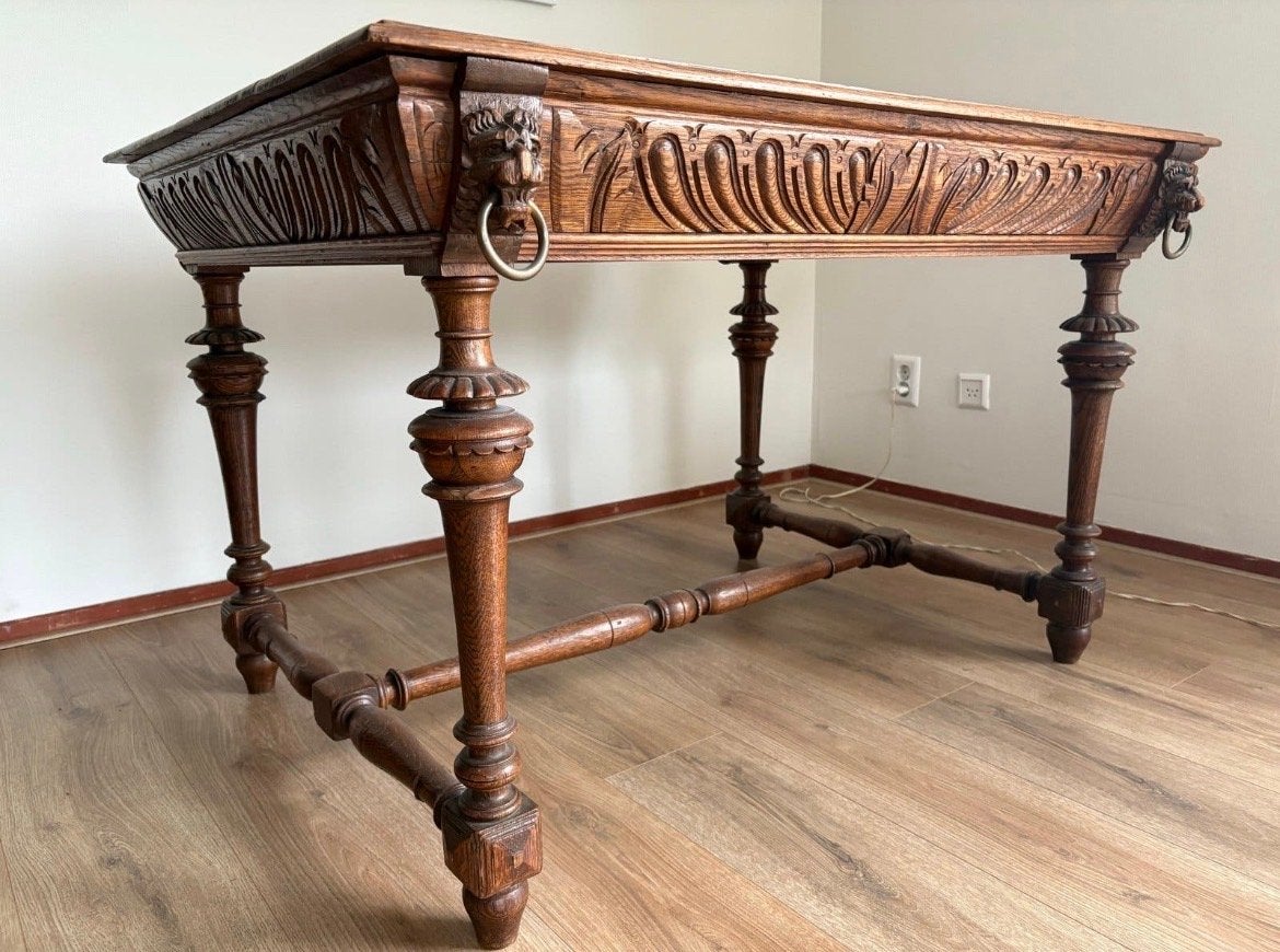 Eikenhouten tafel met leeuwenkoppen, Antiek en Kunst, Ophalen of Verzenden