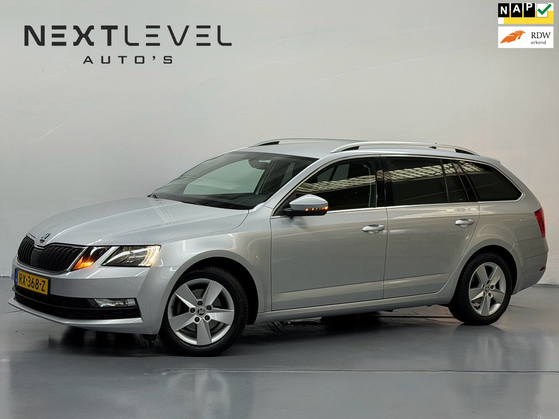 Skoda Octavia Combi 1.0 TSI Greentech Ambition Businees Nett, Stof, Gebruikt, Handgeschakeld, 3 cilinders