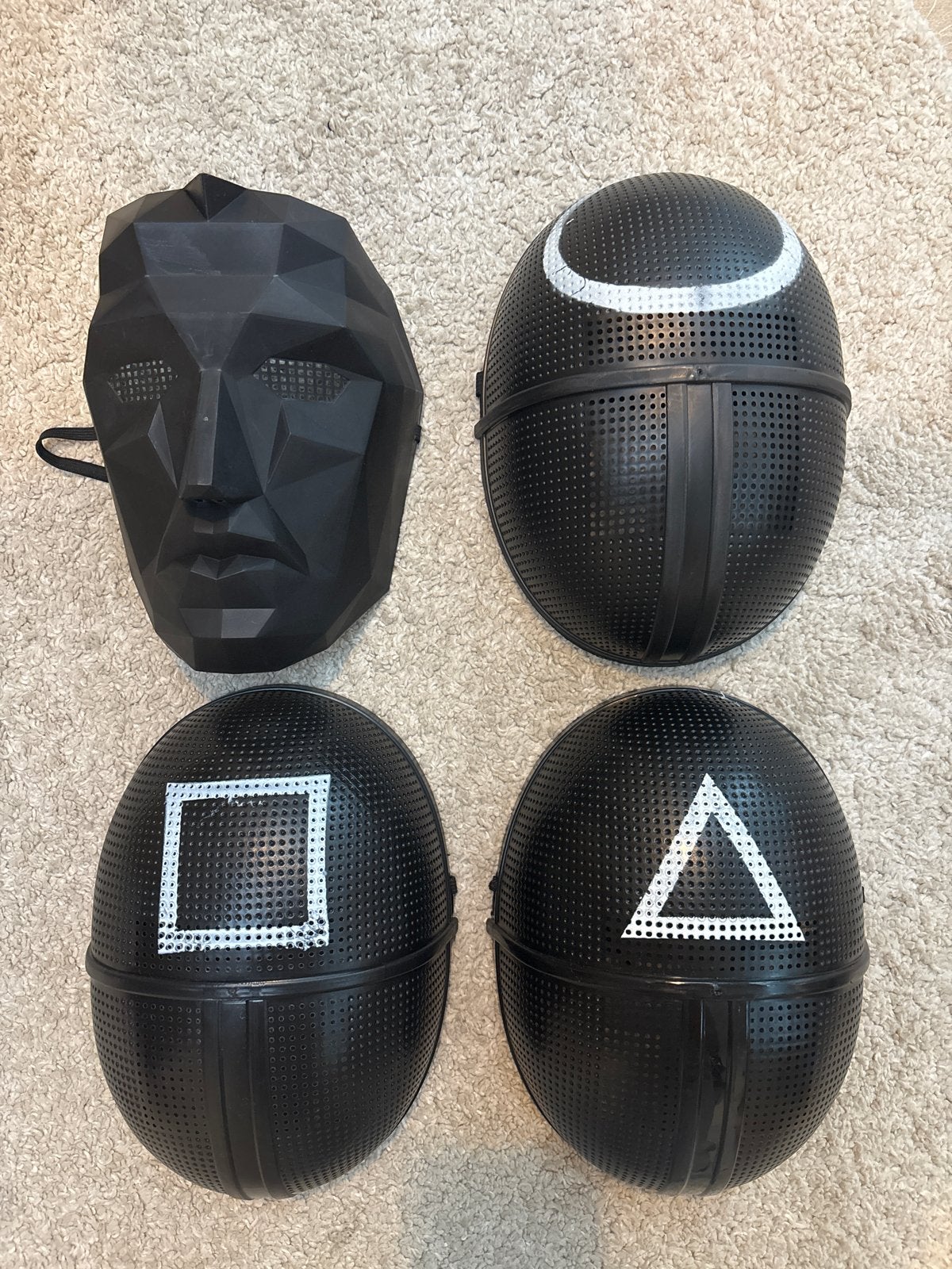 Squid Game Maskers - Bewaker en Front Man, Hobby en Vrije tijd, Ophalen, Gebruikt, Feestartikel, Halloween of Griezel