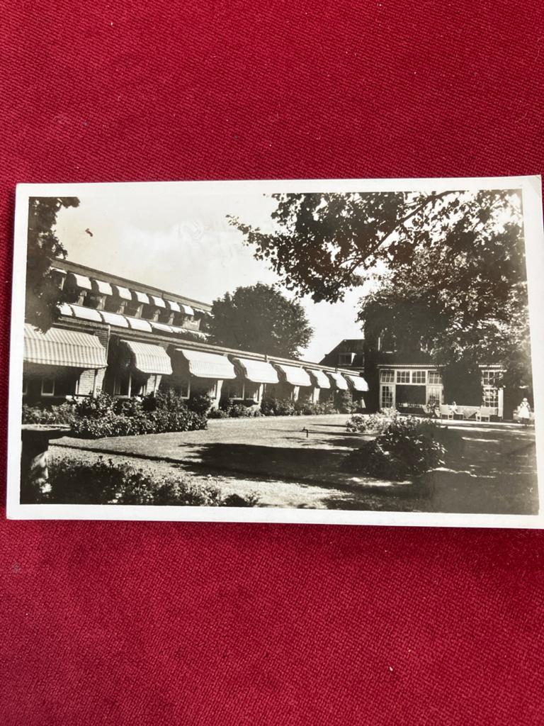 Oude ansichtkaart Diaconessenhuis Hilversum Achtertuin 1954, Verzamelen, Ansichtkaarten | Nederland, Ophalen of Verzenden, 1940 tot 1960