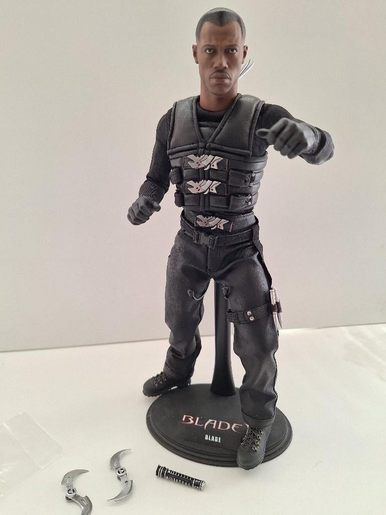 Hot Toys Blade II Wesley Snipes 1:6, Ophalen of Verzenden, Zo goed als nieuw, Film, Beeldje, Replica of Model