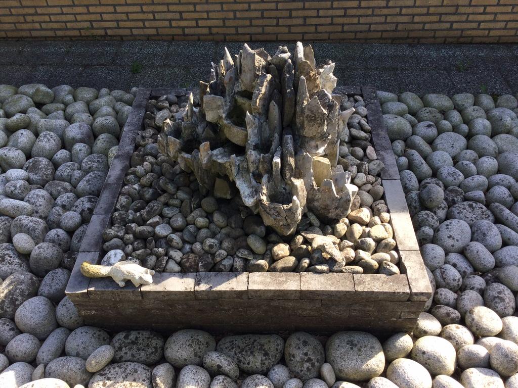 Complete rots waterpartij / waterornament, Ophalen, Gebruikt, Beton, Waterornament