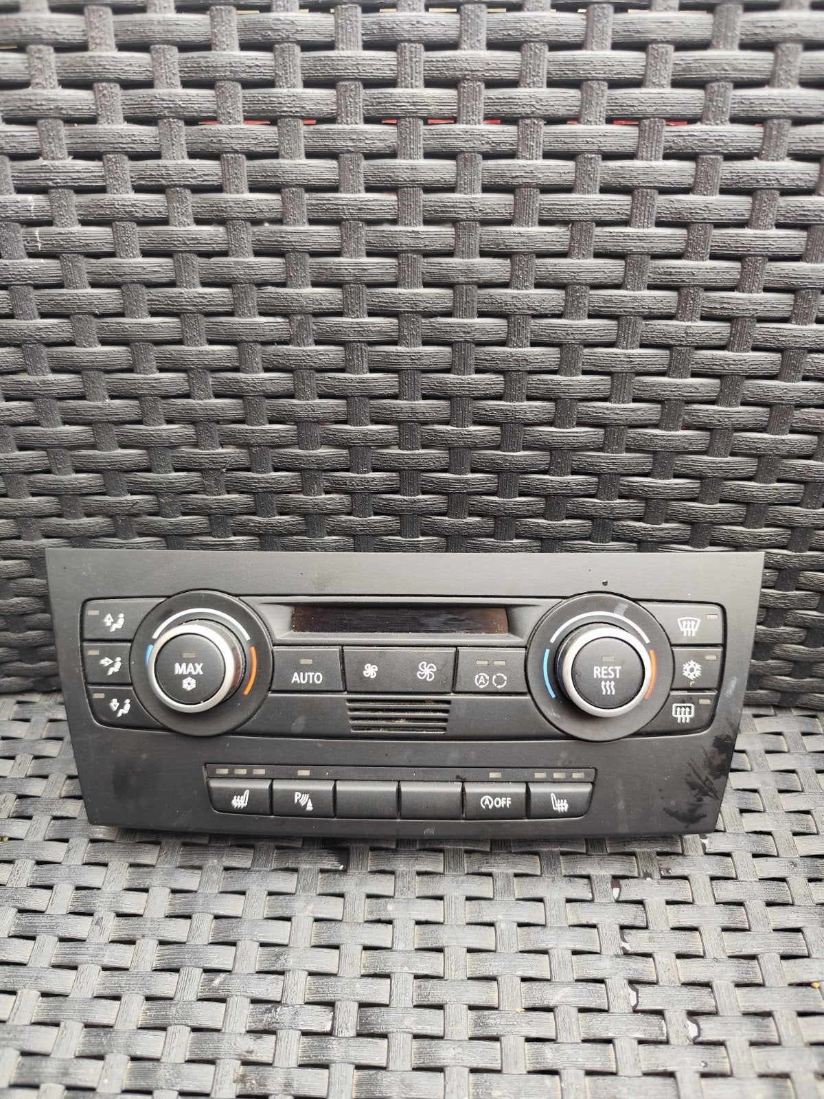 BMW Professional Radio E81 E82 E87 E88 E90 E91 E92 E93, Ophalen