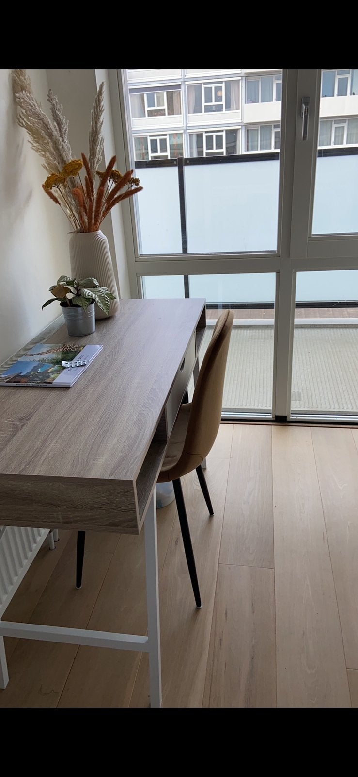 Bureau jysk abbetved, Huis en Inrichting, Bureaus, Ophalen, Zo goed als nieuw