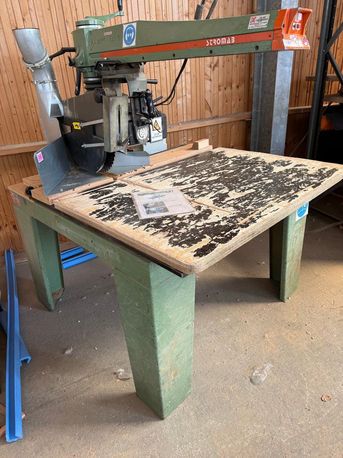 Grote radiaalzaag - Sterke en veelzijdige zaagmachine, Doe-het-zelf en Verbouw, Gereedschap | Zaagmachines, Gebruikt, 70 mm of meer