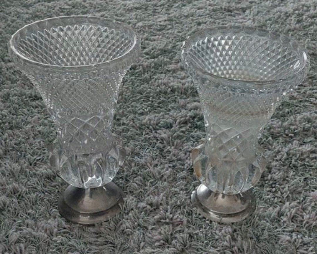 Twee Leuke vintage kristalen vaasjes 15 euro, Overige kleuren, Aardewerk of Porselein, Ophalen of Verzenden, Zo goed als nieuw