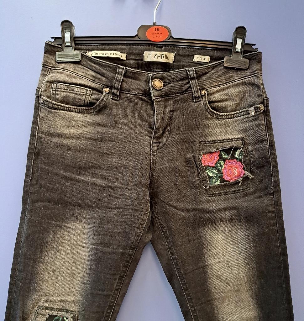 Zhrill jeans zwart met stukken ertussen met roos 26 nr 43455, ., Zwart, Ophalen of Verzenden, Zo goed als nieuw