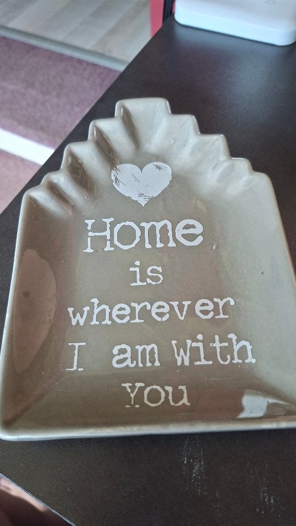 Porseleinbord  -  grijs -  HOME is wherever I am with you, Ophalen of Verzenden, Grijs, Steen/keramiek, Gebruikt