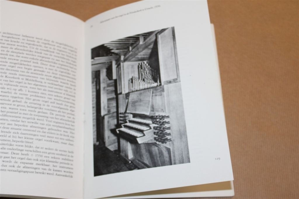 Het orgel in Nederland. M. Hoving. Uitg. 1966., Ophalen of Verzenden, Gelezen, Artiest