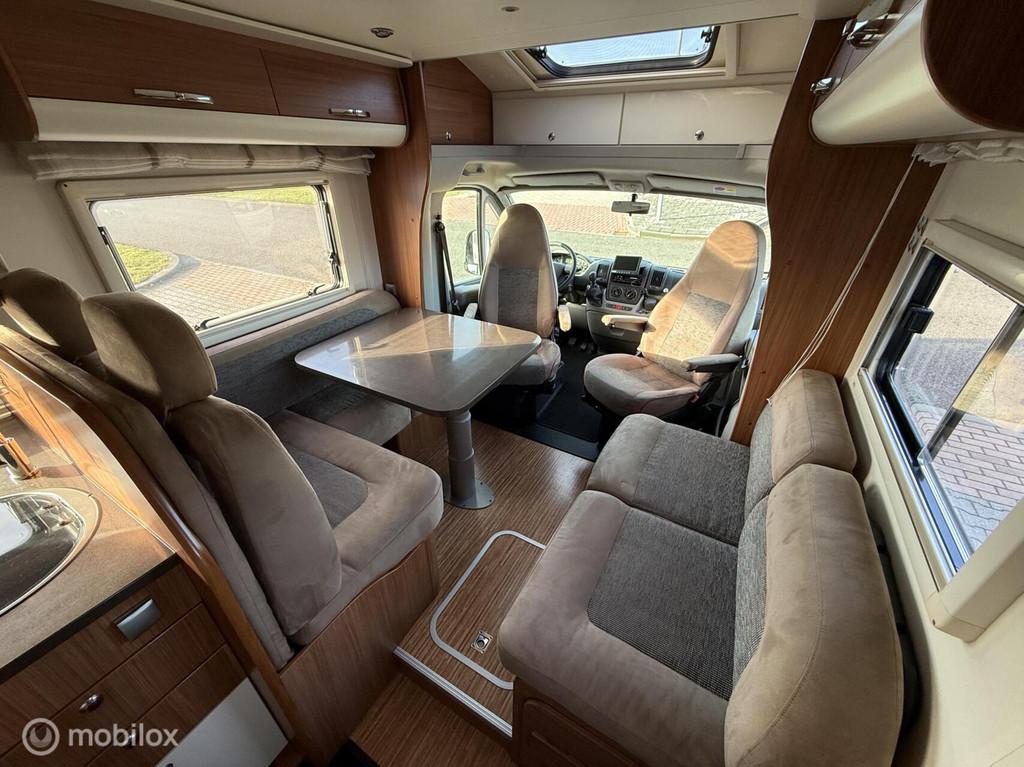 Adria MATRIX M 680SP 6 Persoons Dak Airco Zonnepaneel 131PK, Caravans en Kamperen, Campers, 7 tot 8 meter, Bedrijf, Omvormer, Adria