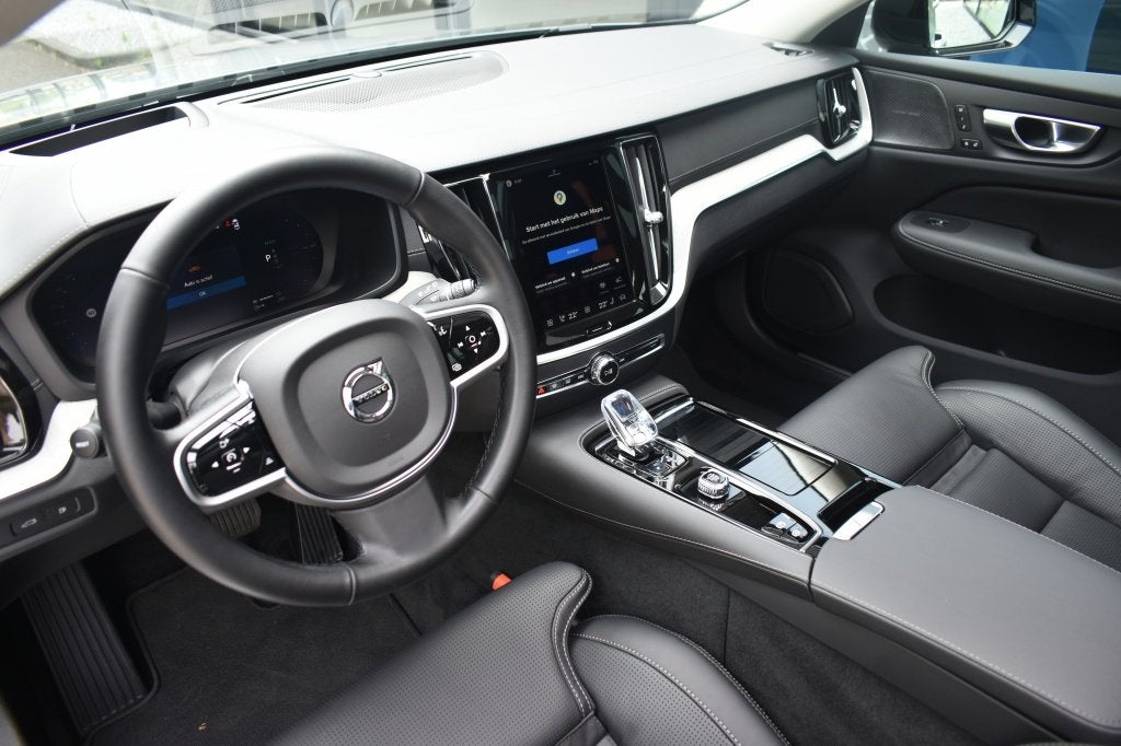 Volvo V60 T8 455pk AWD Ultra Dark | Climate | Trekhaak | Mas, Auto's, Volvo, Automaat, Gebruikt, 4 cilinders, 24 maanden