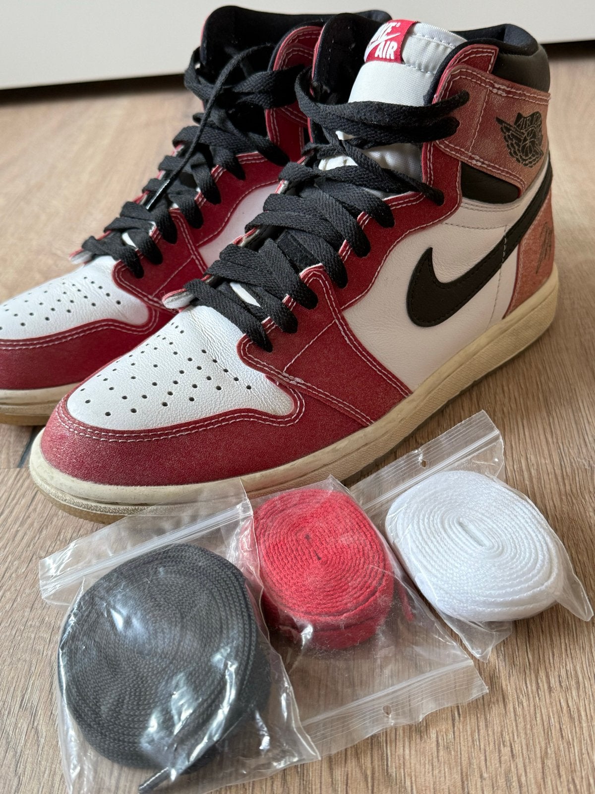Air Jordan 1 Retro High OG Trophy Room Chicago - Maat 42.5, Kleding | Heren, Schoenen, Ophalen of Verzenden, Gedragen, Overige kleuren