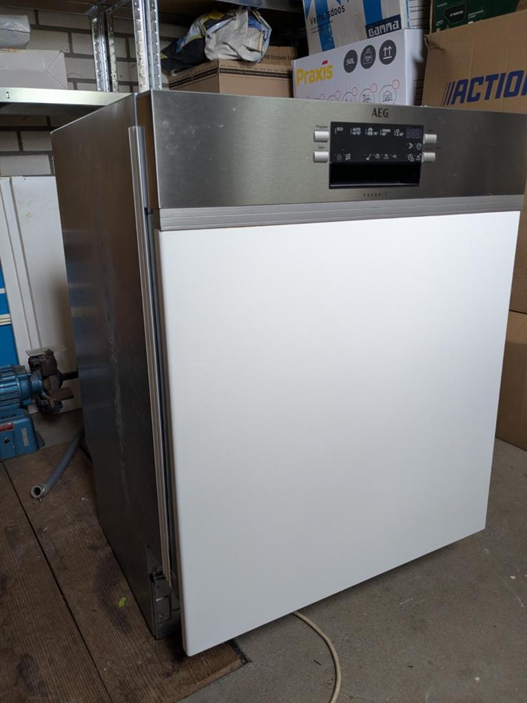 AEG vaatwasser 1,5 jaar oud, Ophalen, Gebruikt, Inbouw, Minder dan 85 cm
