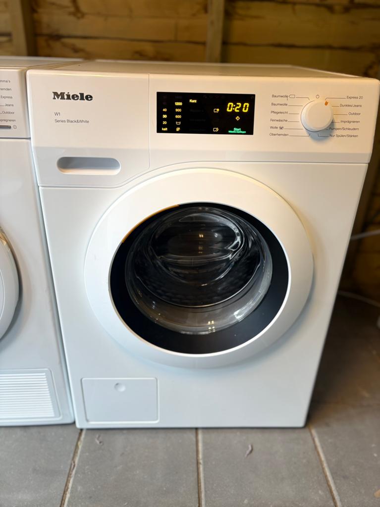 Miele w1 wasmachine met touchscreen, 8 tot 10 kg, Ophalen of Verzenden, 85 tot 90 cm, 1600 toeren of meer