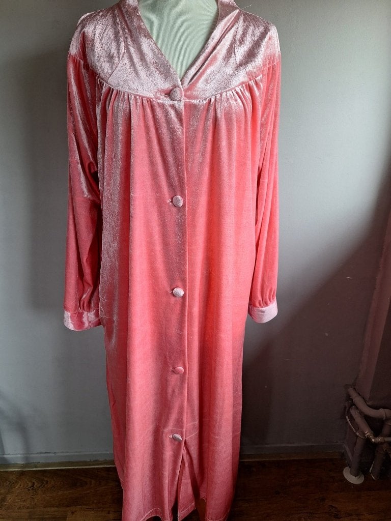 Nieuwe roze zachte velvet ochtend jas Carré d'Azur, 46/48, Carré d'Azur, Ophalen of Verzenden, Nieuw, Maat 46/48 (XL) of groter