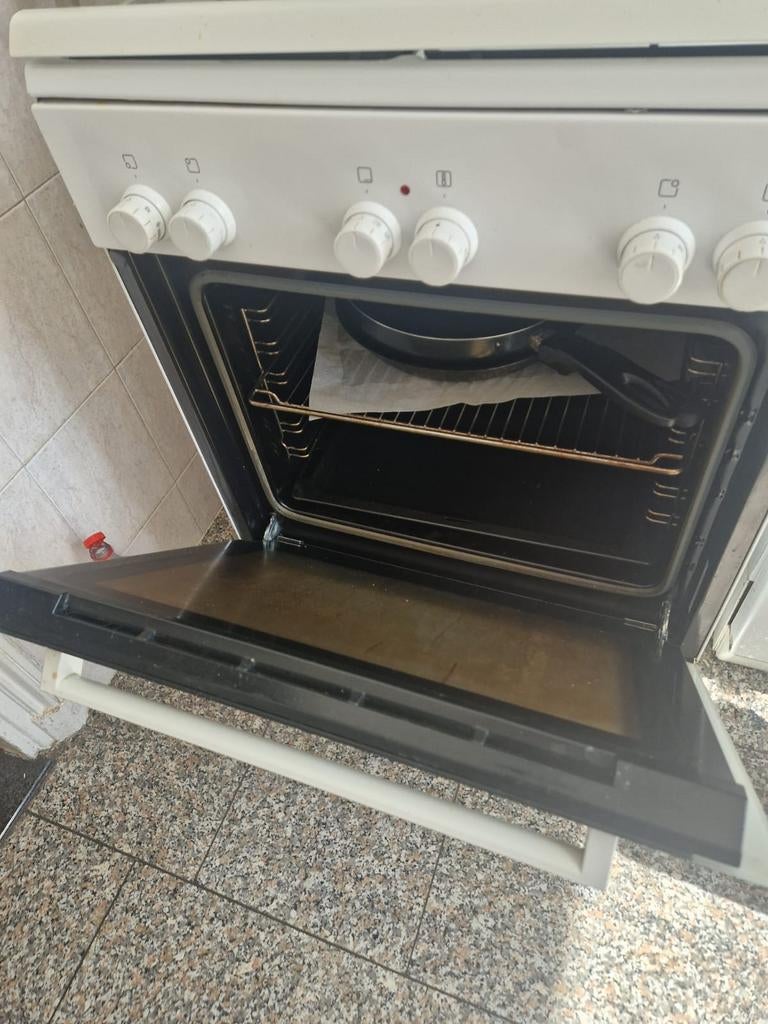 Gasfornuis, Witgoed en Apparatuur, Fornuizen, Ophalen of Verzenden, Vrijstaand, Gas, 4 kookzones