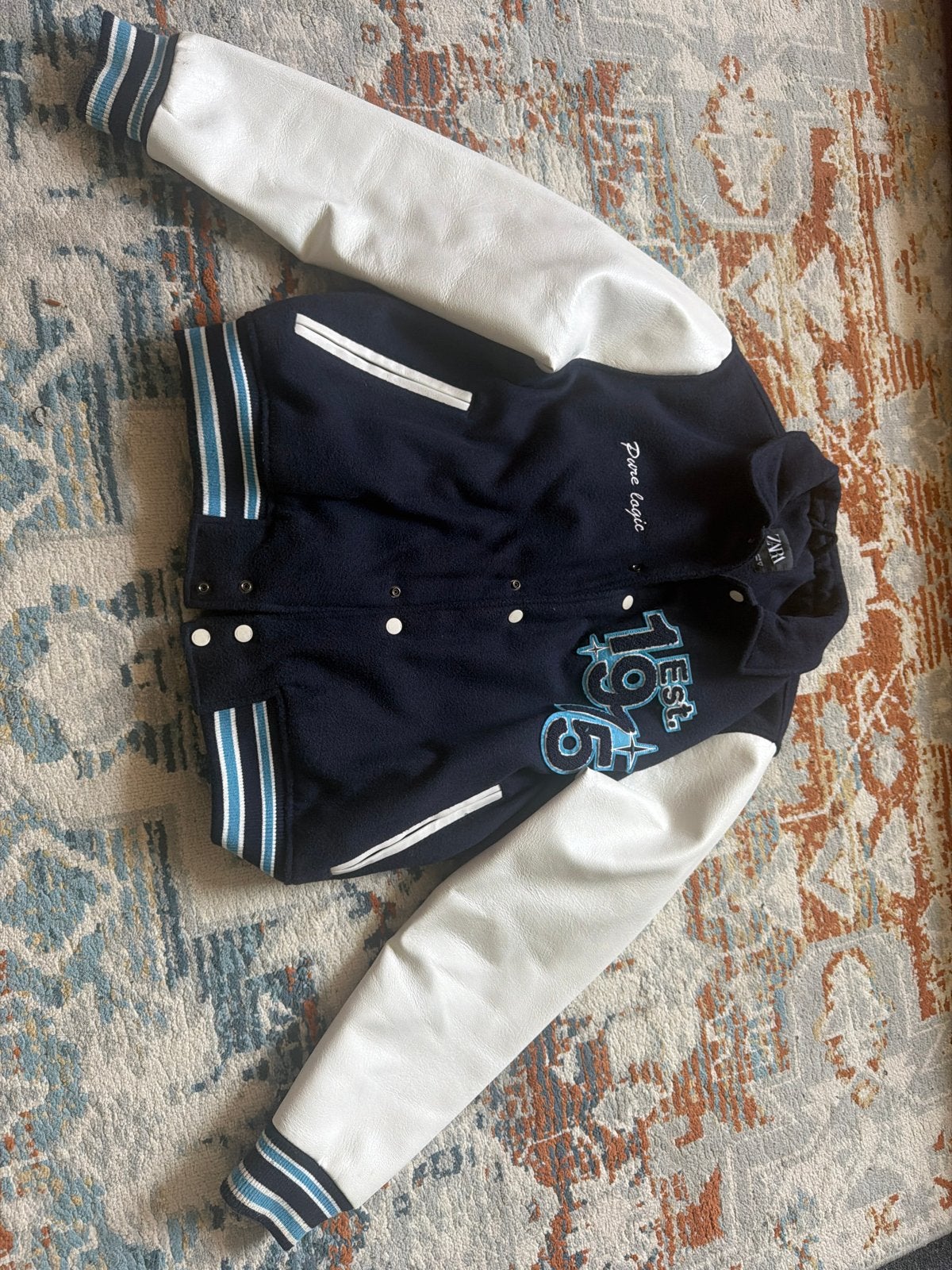 Zara Varsity Jacket - Donkerblauw met Witte Mouwen, Ophalen, Zo goed als nieuw, Blauw