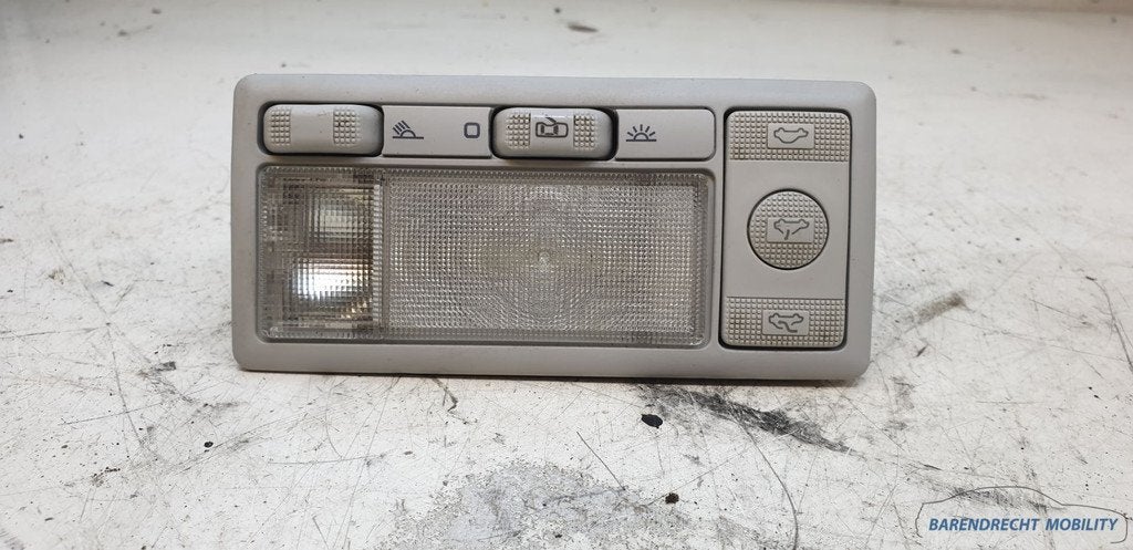 Binnenverlichting Golf III Volkswagen schuifdak 1H0959728 or, Auto-onderdelen, Gebruikt, Volkswagen, Volkswagen AG, Berliner Ring 2
38440  Wolfsburg, DE