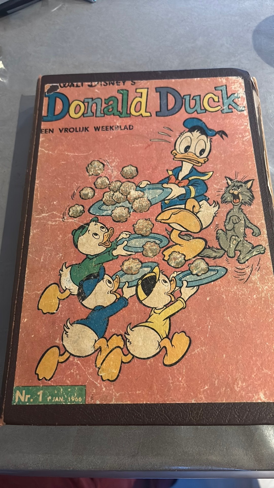1e druk Donald Duck 1966 een vrolijk weekblad, Boeken, Stripboeken, Ophalen of Verzenden, Zo goed als nieuw
