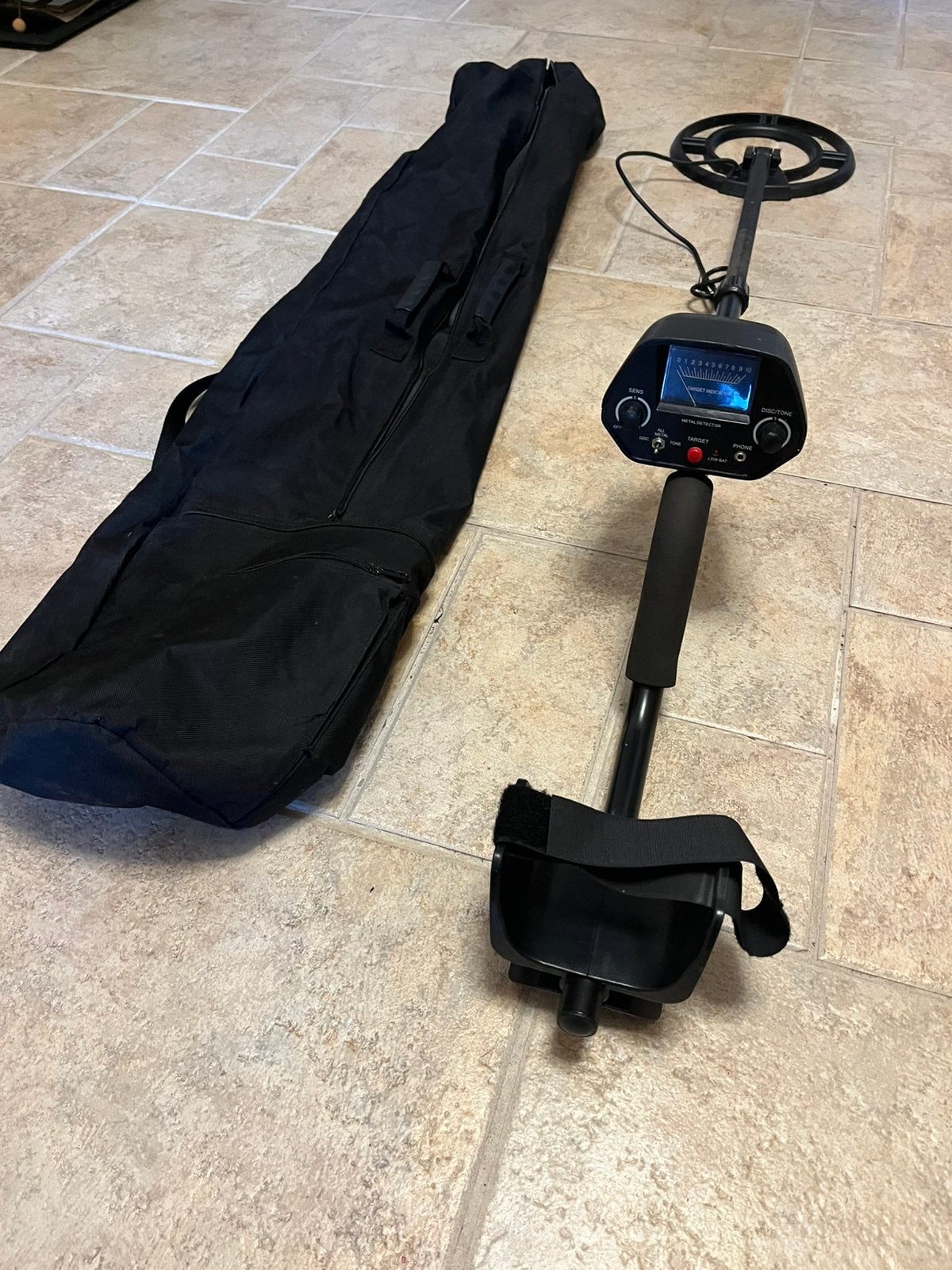 Metaaldetector met draagtas - Zo goed als nieuw, Meer dan 30 cm, Zo goed als nieuw, Instelbare gevoeligheid, Ophalen