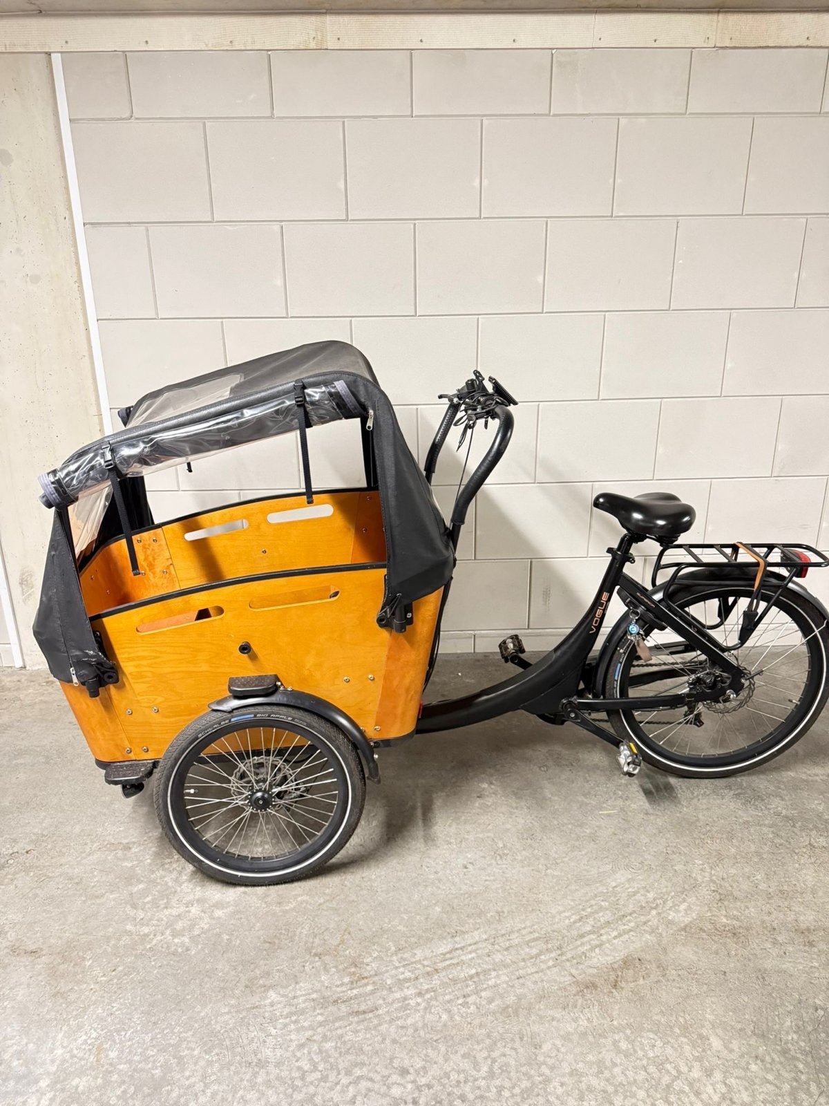 Vogue Bakfiets met Huif, Elektrisch, Zo goed als nieuw, 2 kinderen, Schijfrem