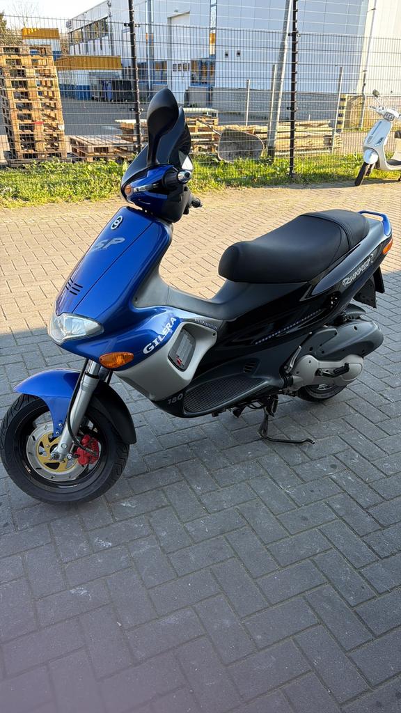 Reparatie alle merken scooters/fietsen/motoren werkplaats, Ophalen, Zo goed als nieuw, Benzine