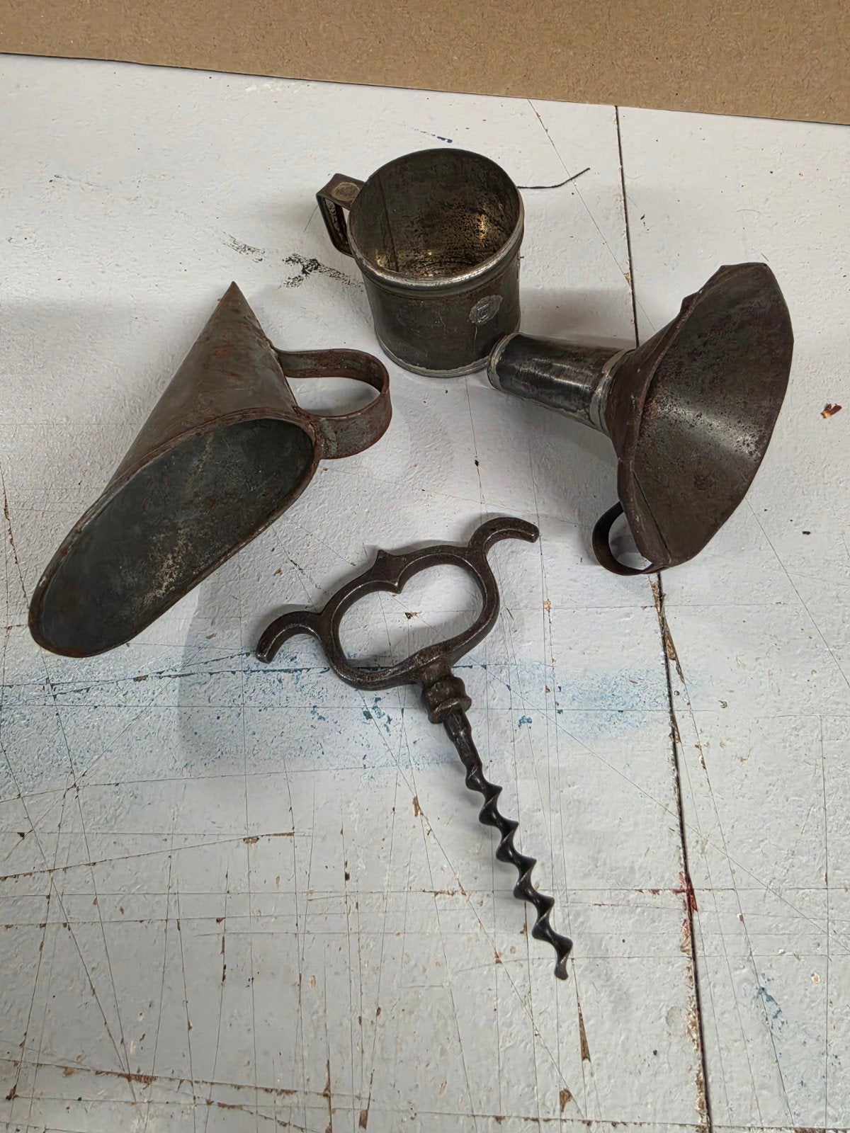 Antieke kurkentrekker en trechters - set van 4, Ophalen of Verzenden