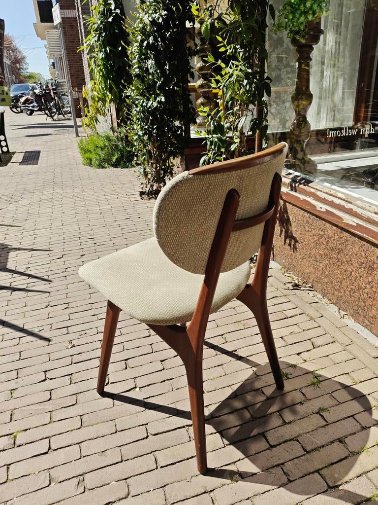 Vintage eetkamerstoel Louis v teeffelen, Huis en Inrichting, Stoelen, Bruin, Vintage, Zo goed als nieuw, Hoofdstraat 70 Terborg
