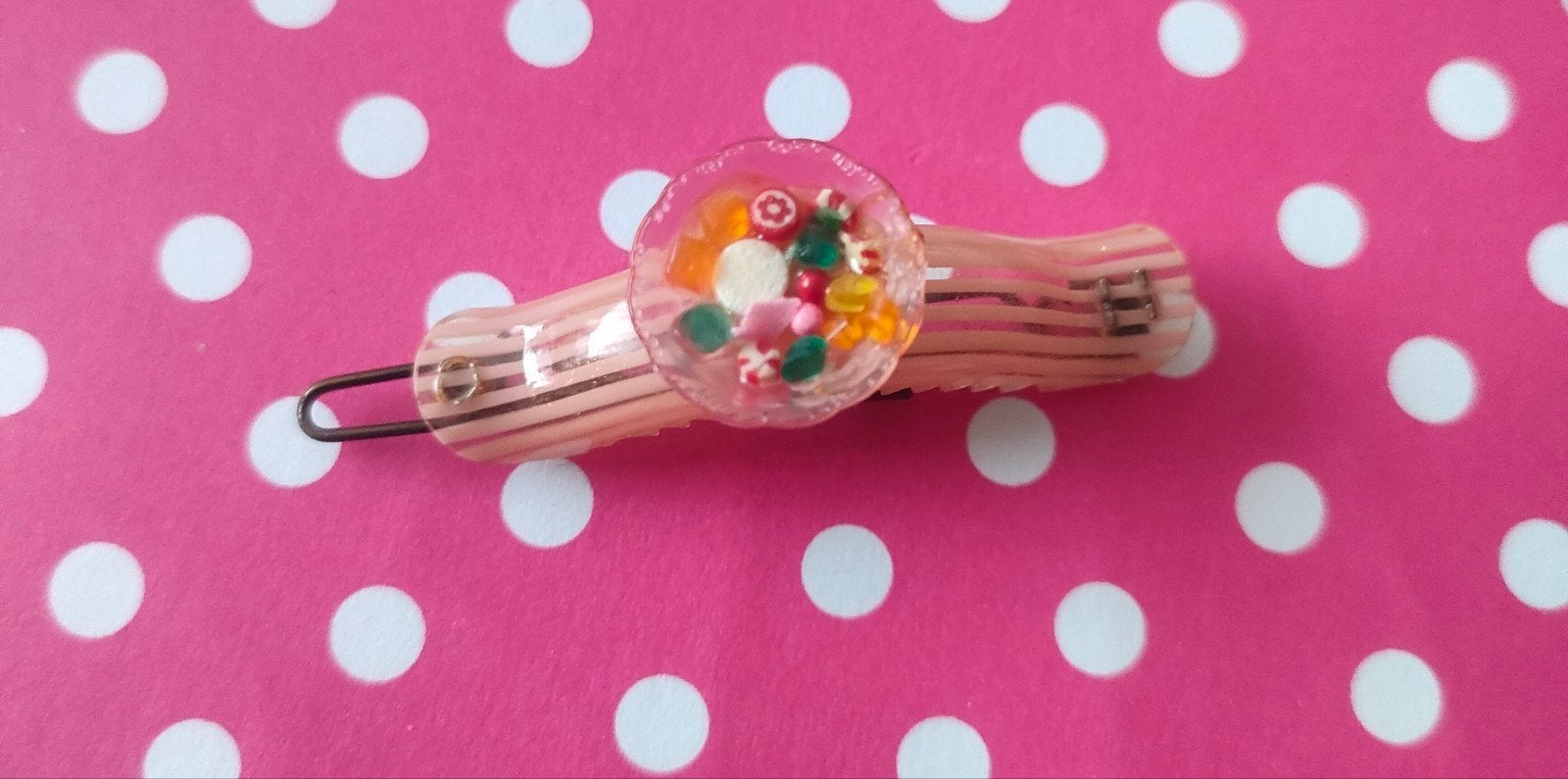 Vintage jaren '50 roze lucite haarspeldje met versiering, Ophalen of Verzenden, Gebruikt, Haarspeld