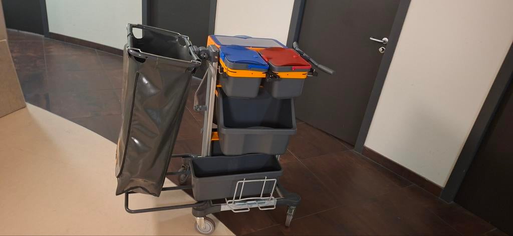 Schoonmaak karren 7 stuks