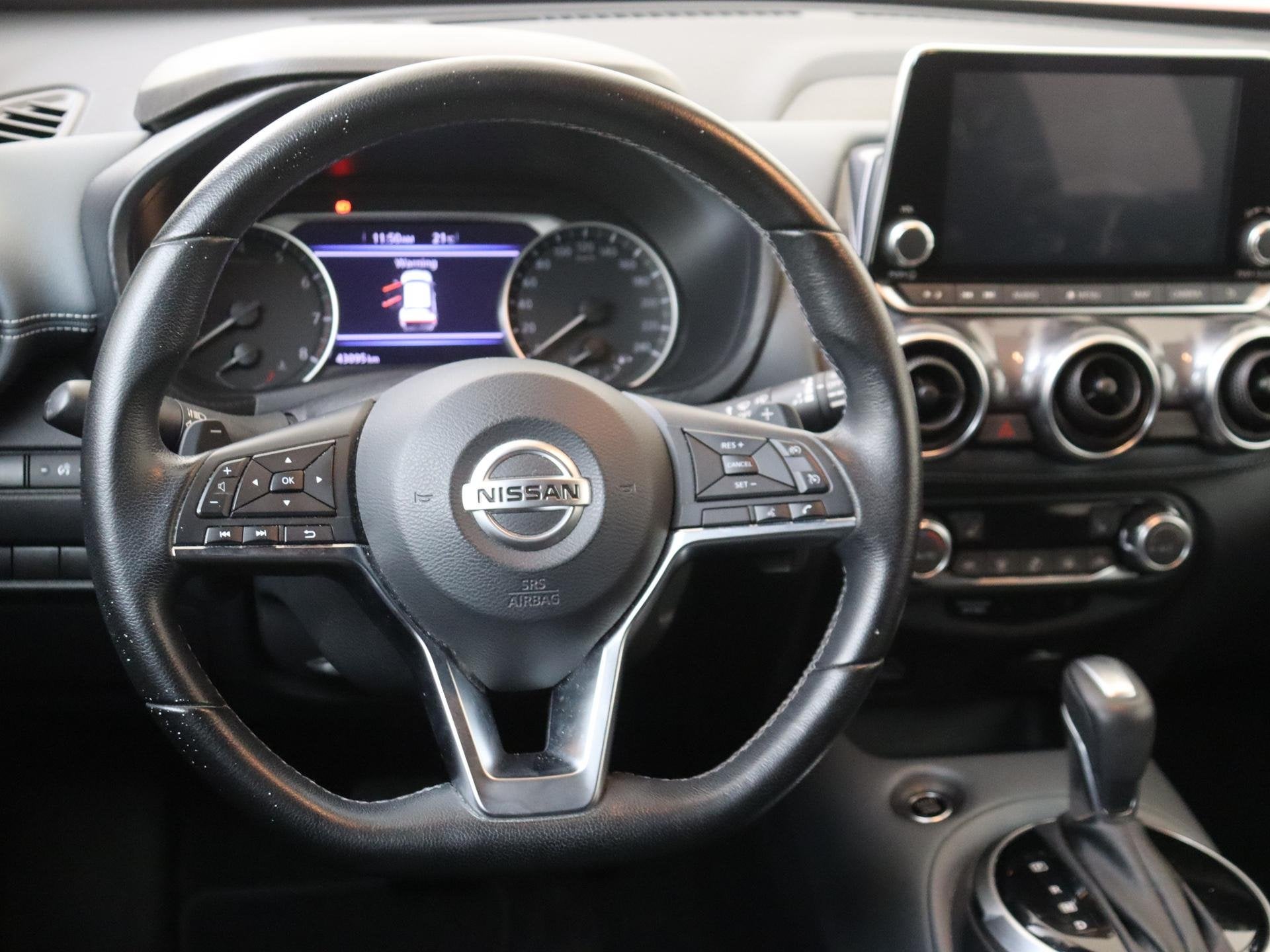Foto 10 van Nissan Juke 1.0 DIG-T N-Connecta | Achteruitrijcamera | Appl