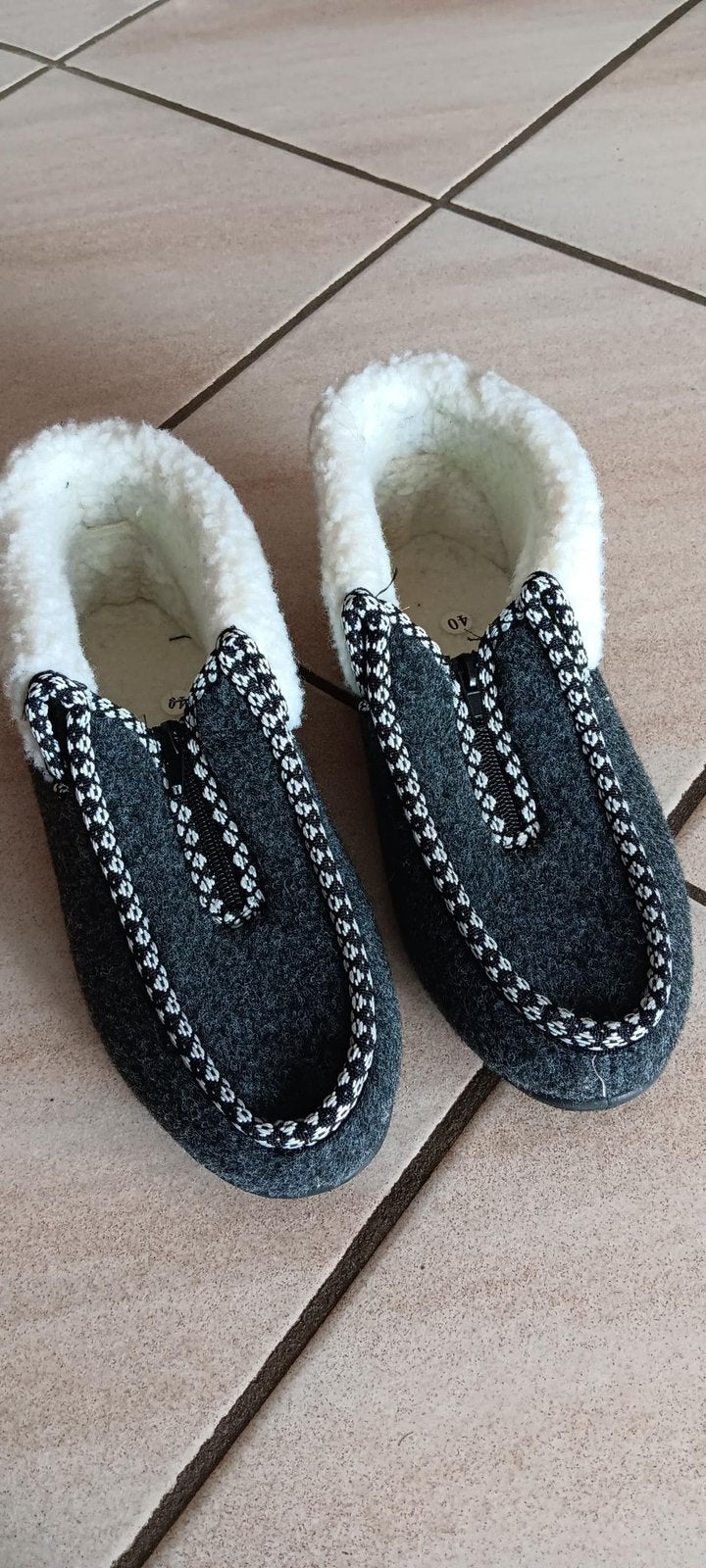 LEKKERE WARME PANTOFFELS, Ophalen, Nieuw, Pantoffels of Sloffen, Grijs