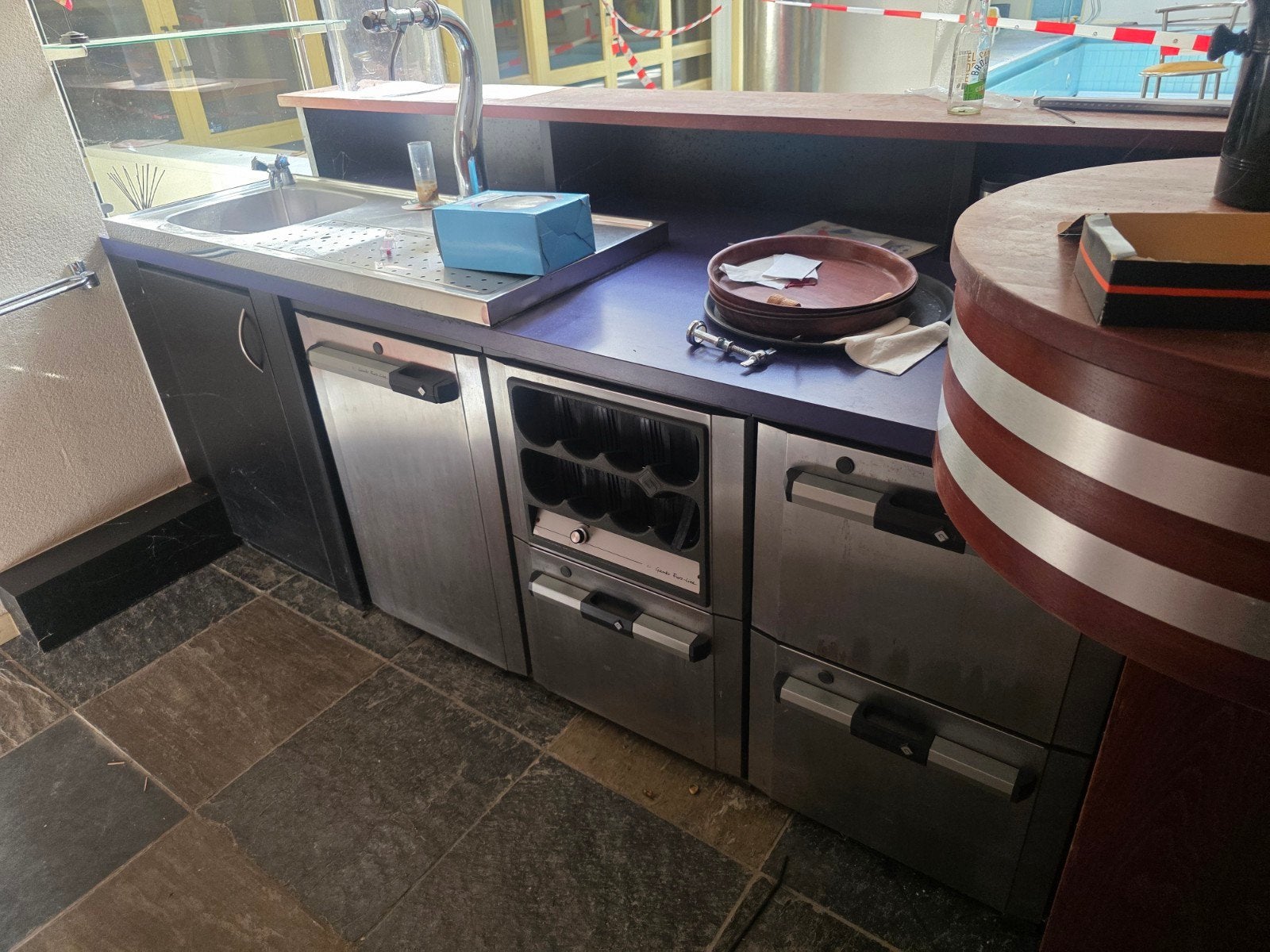 Horeca bar met Tap spoelbak en koelkasten, Huis en Inrichting, Barren, Ophalen, Gebruikt