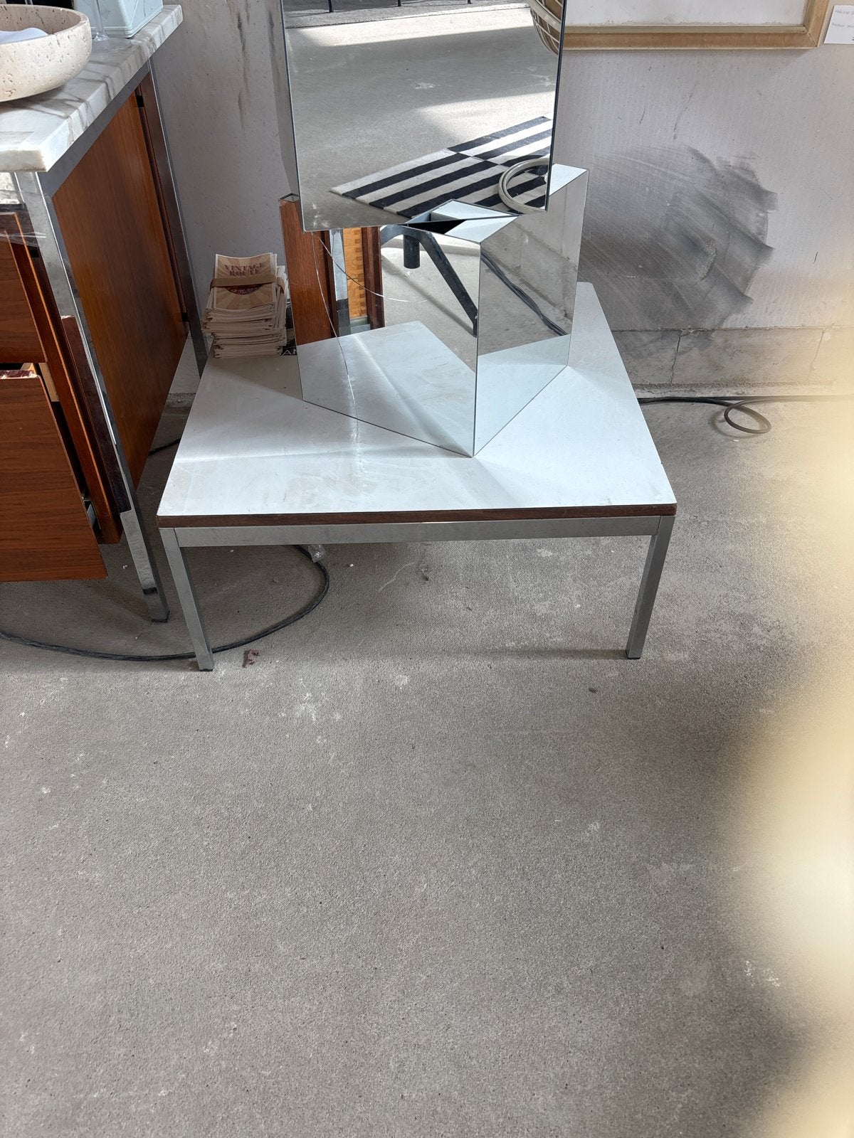 2 Podiumdelen 68x68x30 cm, Ophalen, Gebruikt, Vierkant, 50 tot 100 cm