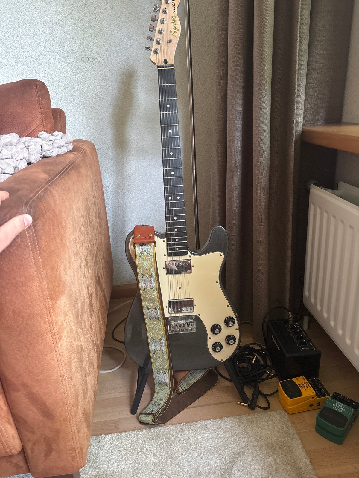 Squier Telecaster set met versterker, pedalen en kabels, Muziek en Instrumenten, Snaarinstrumenten | Gitaren | Elektrisch, Ophalen
