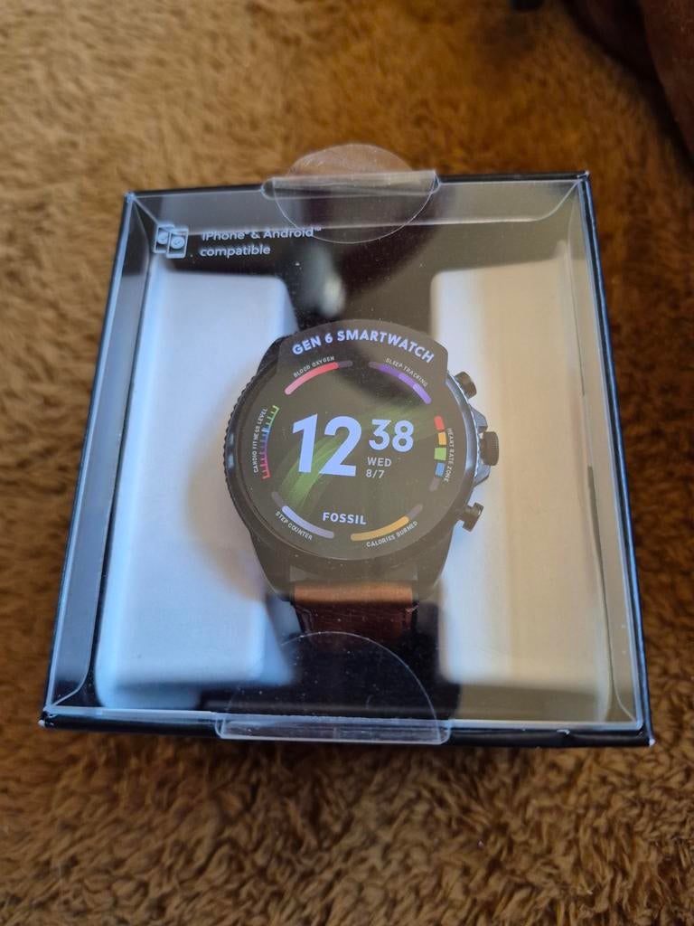 Fossil Gen 6 Smartwatch - Zo goed als nieuw met lederen band, Sieraden, Tassen en Uiterlijk, Smartwatches, Ophalen of Verzenden