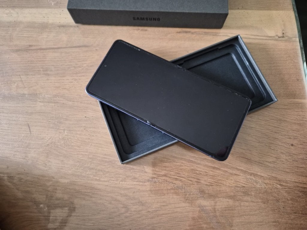 Foto 4 van Samsung flip 7  512 GB