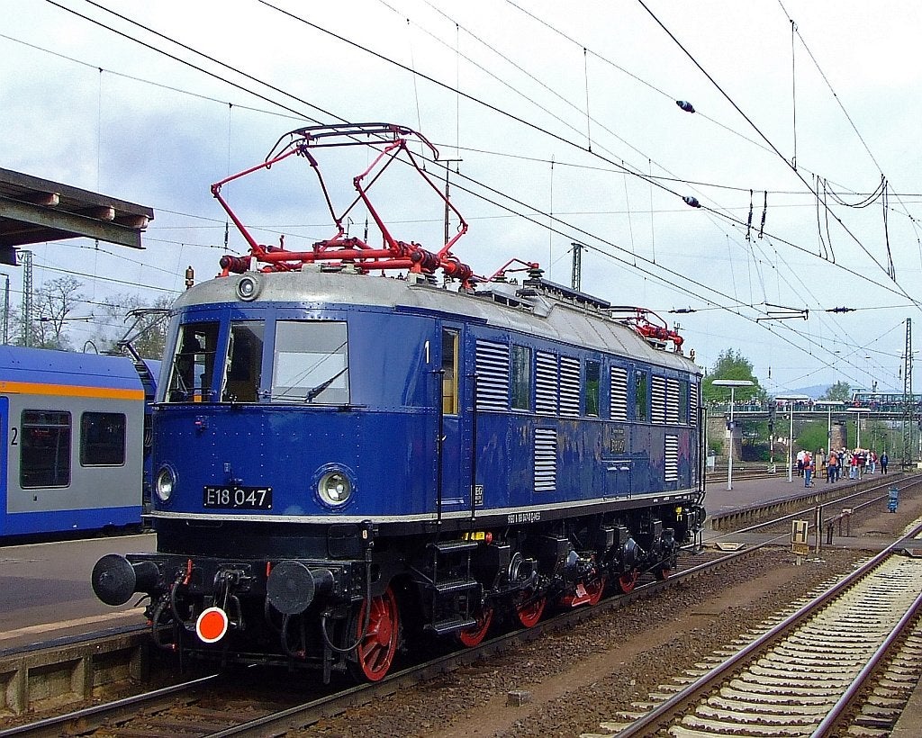 MARKLIN 3023 Duitse krachtige 1D1 oldtimer loc E 18 35  DB, Wisselstroom, Locomotief, Ophalen of Verzenden, Zo goed als nieuw