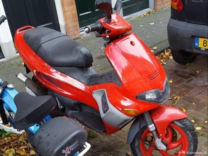 INKOOP brommers en scooters (bied alles aan), Ophalen