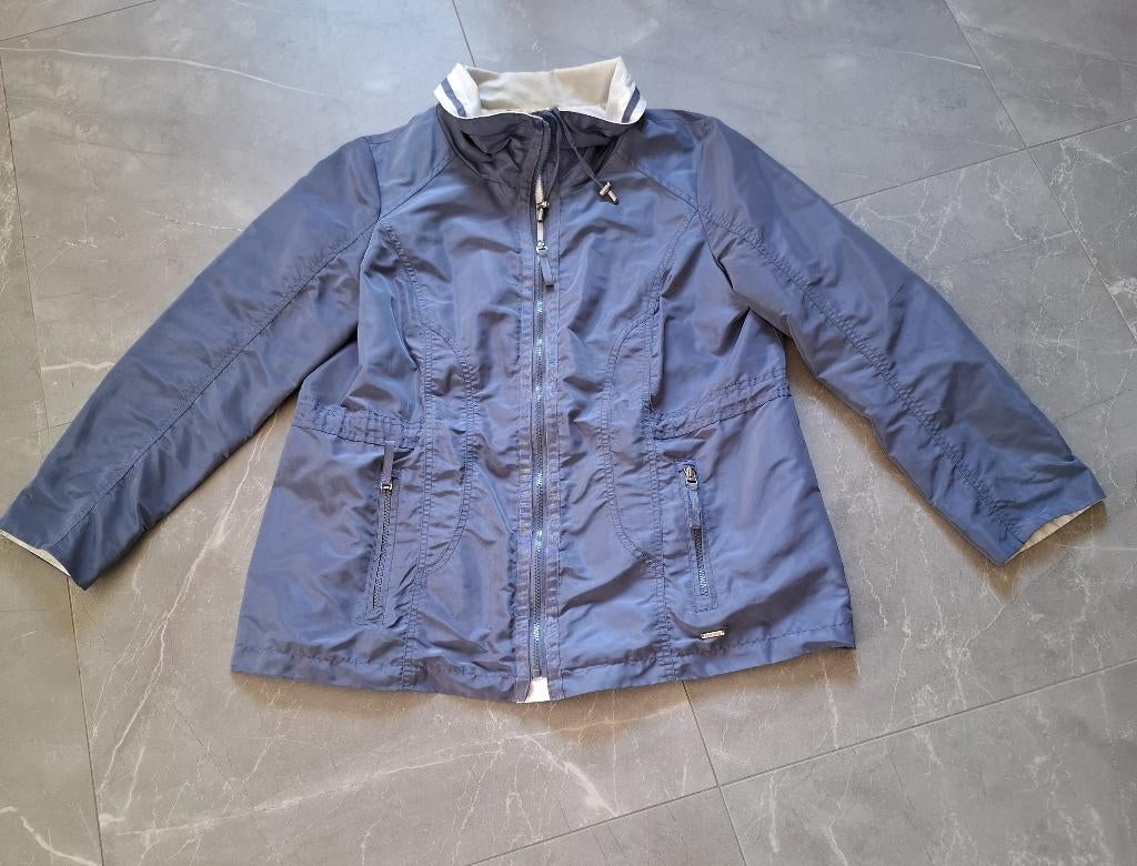 Kobaltblauwe regenjas, Kleding | Dames, Blauw, Maat 42/44 (L), Ophalen of Verzenden, Gedragen